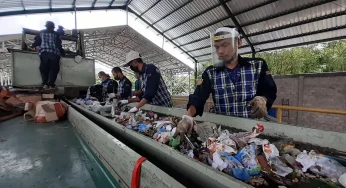 Tak Main-Main! Pemerintah Wajibkan Perusahaan Kelola Sampah Mulai dari Pabrik!