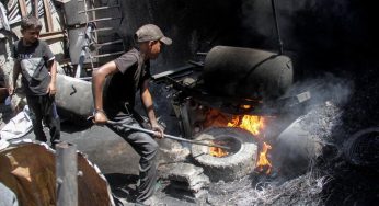 Krisis Energi Gaza Memuncak, Warga Bakar Sampah Plastik Demi Bertahan Hidup!