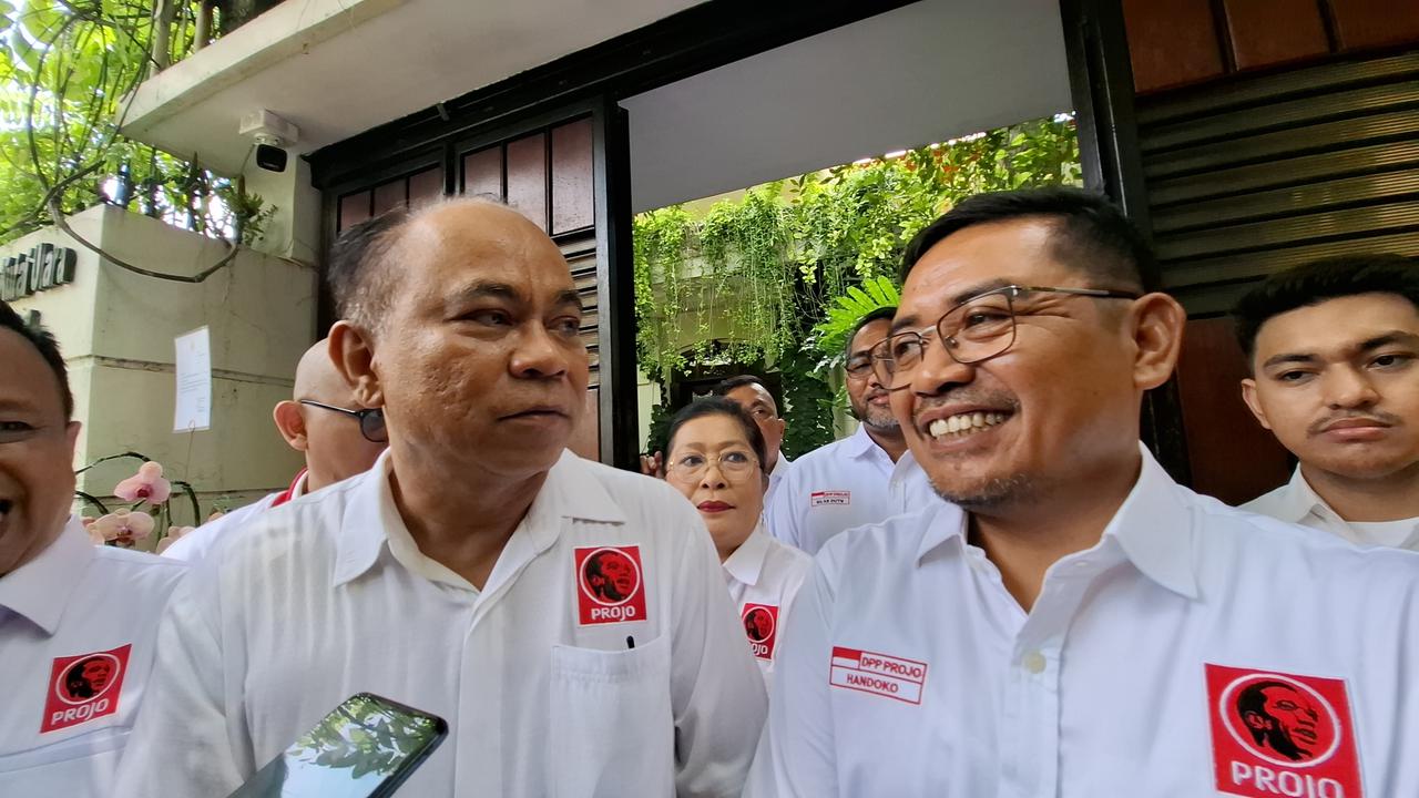 Akhirnya Terbukti! Jokowi Tunjukkan Ijazah Asli ke Projo, Budi Arie Bongkar Momen Mengejutkan di Solo!